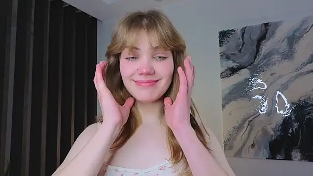 pienaple online show from December 17, 2025, 4:07 am