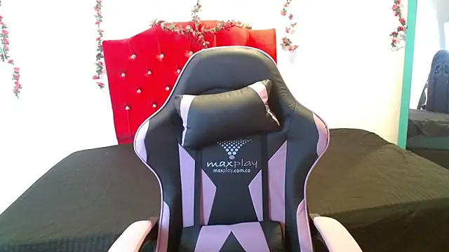 Snapshot of cristal1609 chatting on November 12, 2025, 1:44 pm cristal1609 online show from November 12, 2025, 1:44 pm