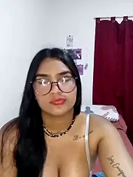 Renata Zoe online show from October 28, 2025, 6:32 pm