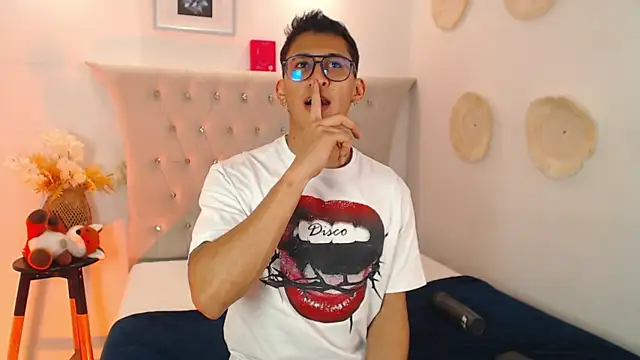 SalvadorFit online show from October 2, 2025, 8:27 pm