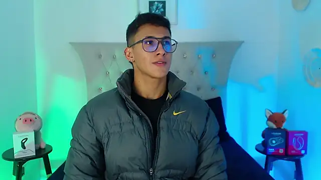 SalvadorFit online show from December 3, 2025, 8:29 pm