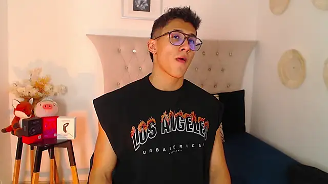 SalvadorFit online show from December 5, 2025, 8:27 pm