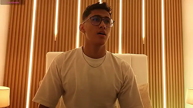 SalvadorFit online show from April 12, 2026, 8:25 pm