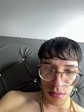 Snapshot of arthurdavies chatting on October 31, 2025, 4:02 am arthurdavies online show from October 31, 2025, 4:02 am