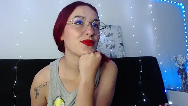 Snapshot of kat_desiree chatting on February 3, 2026, 1:59 am kat desiree online show from February 3, 2026, 1:59 am