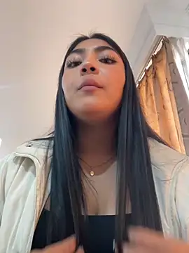 Violettabloom  online show from October 21, 2025, 9:04 pm