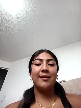 Violettabloom  online show from November 18, 2025, 8:35 pm