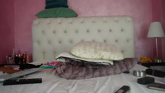 Zayla Skye online show from October 7, 2025, 4:09 am