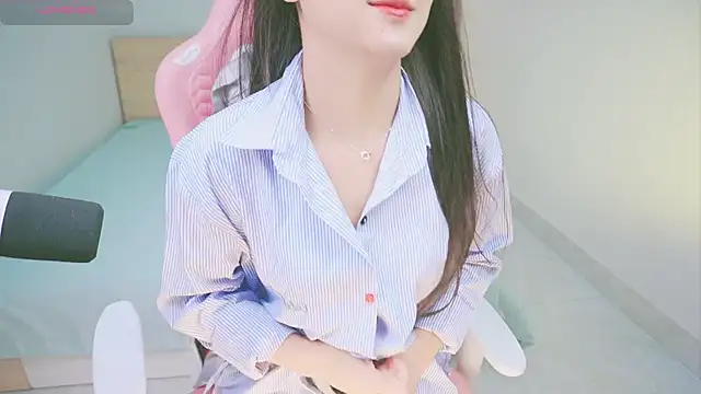 Cherry-26 online show from December 14, 2025, 4:29 am