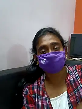 Snapshot of honeyqueen143 chatting on November 26, 2025, 2:51 pm honeyqueen143 online show from November 26, 2025, 2:51 pm