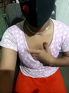 Snapshot of Cute_Couple59 chatting on October 3, 2025, 9:17 am Cute Couple59 online show from October 3, 2025, 9:17 am