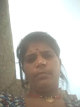 Snapshot of Hott_cutgirl chatting on October 2, 2025, 8:10 am Hott cutgirl online show from October 2, 2025, 8:10 am