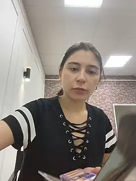 Valerie Ohara online show from November 7, 2025, 6:24 am