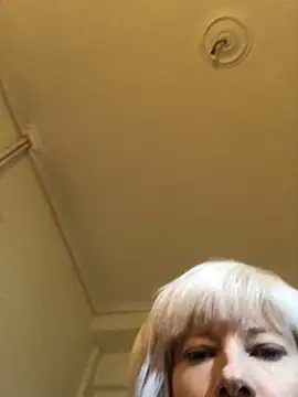 Snapshot of juliaoneandonly chatting on October 8, 2025, 9:51 am juliaoneandonly online show from October 8, 2025, 9:51 am