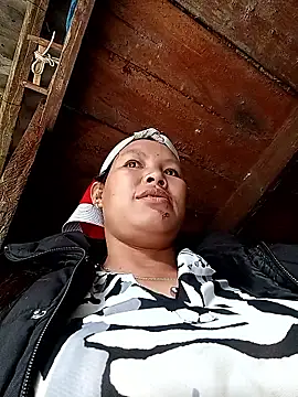 callistra online show from December 18, 2025, 5:57 am