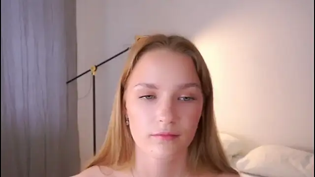 Snapshot of Helenspense__ chatting on October 1, 2025, 9:32 pm Helenspense online show from October 1, 2025, 9:32 pm