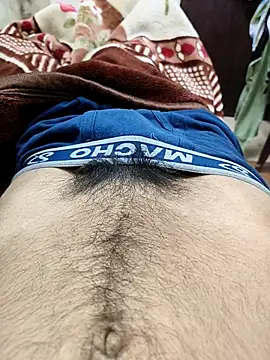 king boy070 online show from December 18, 2025, 6:14 pm