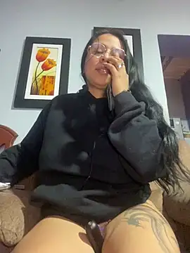 Snapshot of Rouus14 chatting on October 15, 2025, 10:04 am Rouus14 online show from October 15, 2025, 10:04 am