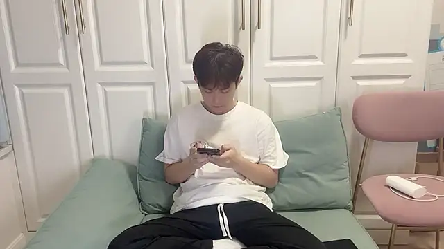 xlong00099 online show from October 25, 2025, 10:34 am