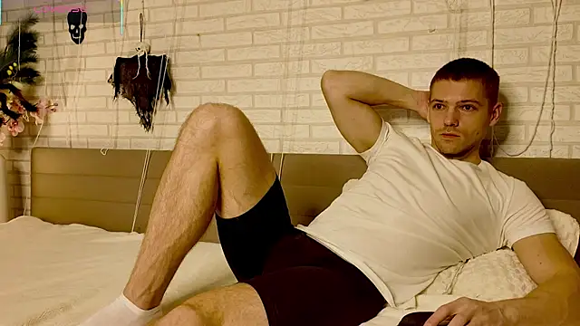 GarettVoss online show from November 3, 2025, 6:36 am