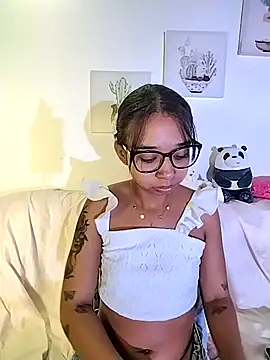 Suzanelee1 online show from October 1, 2025, 1:44 am