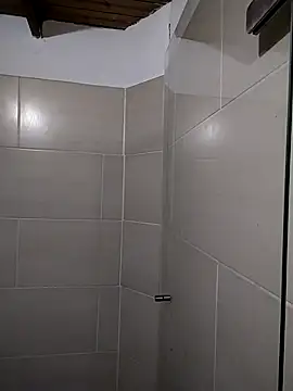 Suzanelee1 online show from October 14, 2025, 1:01 pm