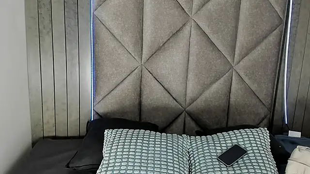 KeendraFox  online show from September 27, 2025, 7:19 pm