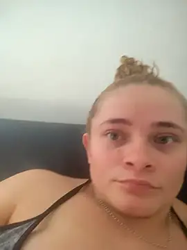 Cherrysweetyx online show from October 19, 2025, 7:14 pm