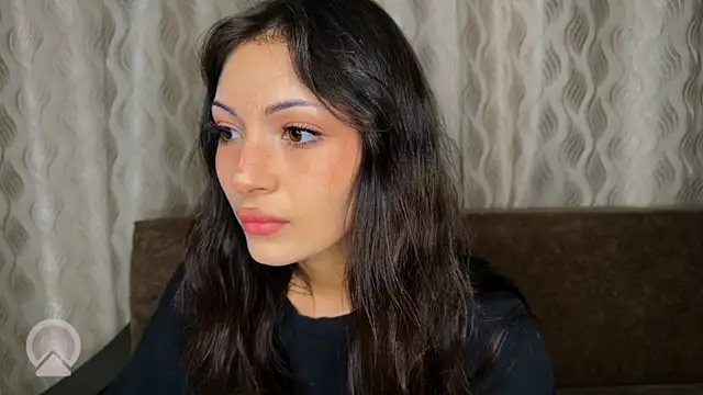 sweeet strawberies online show from September 22, 2025, 4:31 pm