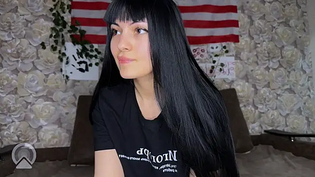 sweeet strawberies online show from October 19, 2025, 7:14 pm