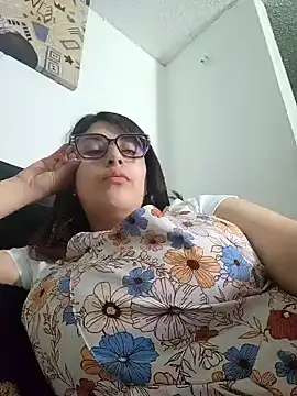 queenalexxa111 online show from March 28, 2026, 6:18 pm