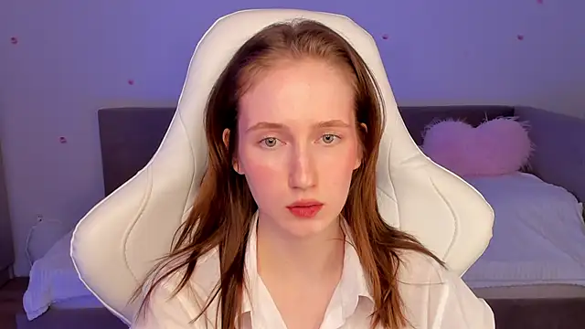 CrystalSoul  online show from November 23, 2025, 9:36 pm