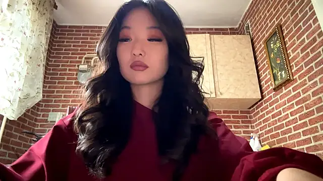 EmmaLeexth online show from March 31, 2026, 10:15 am