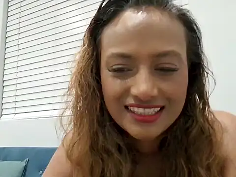 Snapshot of Queen-Of-The-South chatting on October 8, 2025, 8:28 pm Queen-Of-The-South online show from October 8, 2025, 8:28 pm