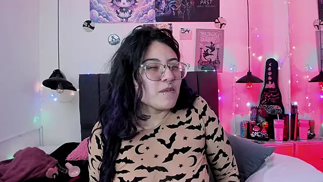 SabrinaV  online show from May 19, 2026, 11:27 am