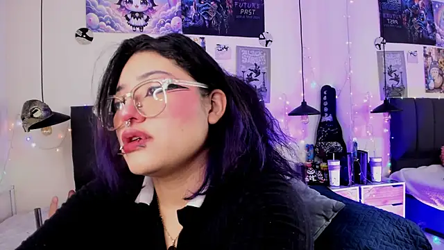 Snapshot of SabrinaV_ chatting on June 19, 2026, 11:36 am SabrinaV online show from June 19, 2026, 11:36 am