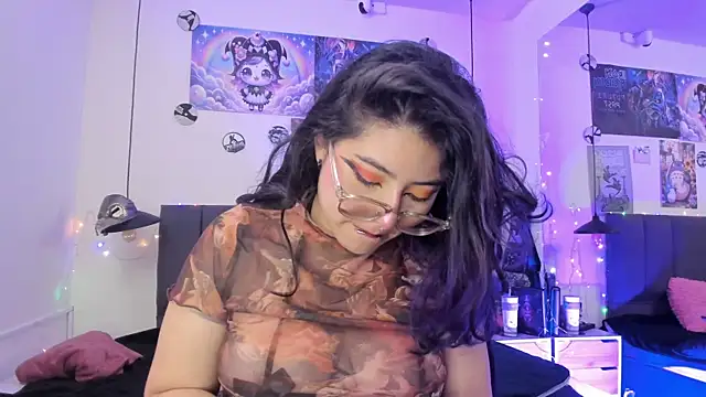 Snapshot of SabrinaV_ chatting on June 22, 2026, 11:18 am SabrinaV online show from June 22, 2026, 11:18 am