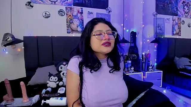 Snapshot of SabrinaV_ chatting on July 9, 2026, 11:25 am SabrinaV online show from July 9, 2026, 11:25 am