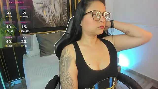 nare celebi  online show from October 7, 2025, 7:44 pm