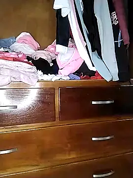 Karin 39 online show from April 24, 2026, 2:08 pm