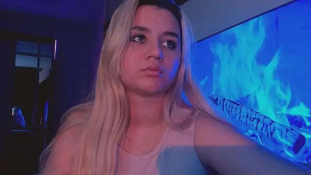 BarbaraSiren online show from October 7, 2025, 1:41 pm