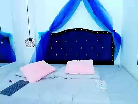 Selenegomezz online show from November 14, 2025, 8:40 pm