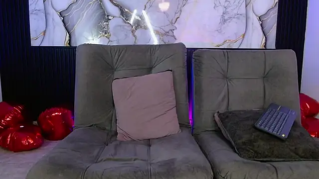 deivid bigcock1 online show from October 12, 2025, 12:31 am