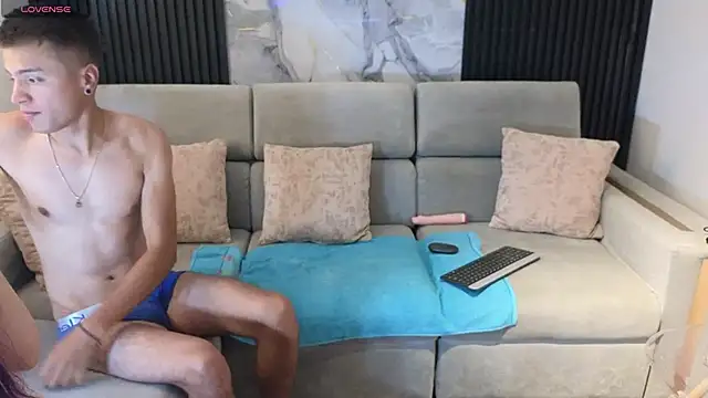 afrodita aares online show from November 1, 2025, 8:11 pm