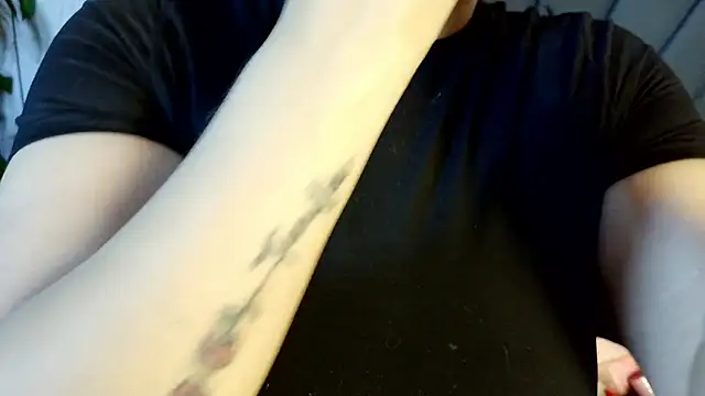 Luna Scarlet1 online show from November 14, 2025, 3:16 am