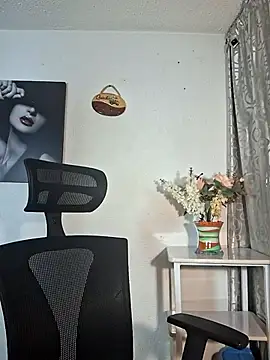 Lina 444 online show from December 15, 2025, 12:15 am