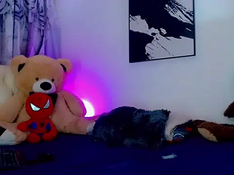 Julia Bulette1 online show from December 20, 2025, 2:35 pm