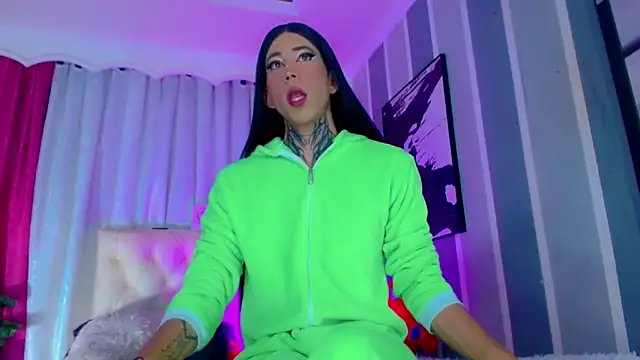 Julia Bulette1 online show from April 10, 2026, 1:16 pm