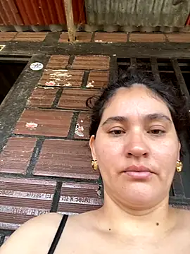 lunasexyhot18 online show from October 7, 2025, 4:26 pm