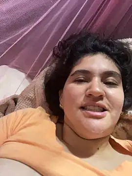 lunasexyhot18 online show from October 18, 2025, 6:08 pm